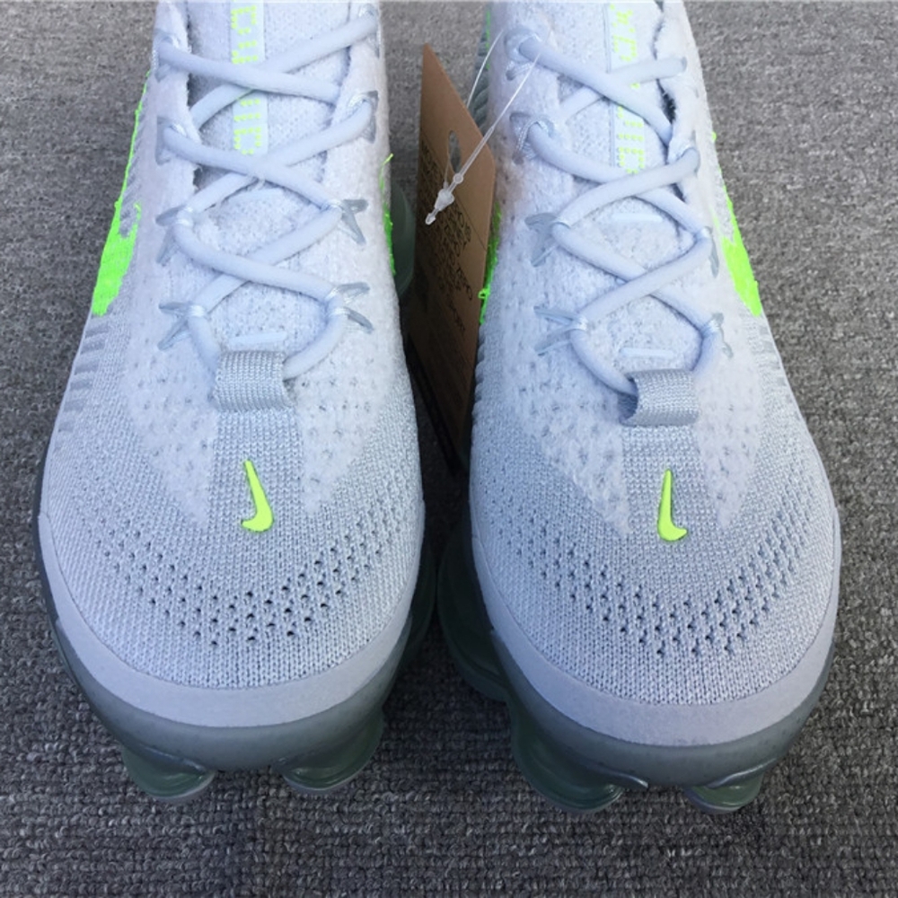 Women's Nike Air Max Flyknit scorpion - Picture 4 of 13